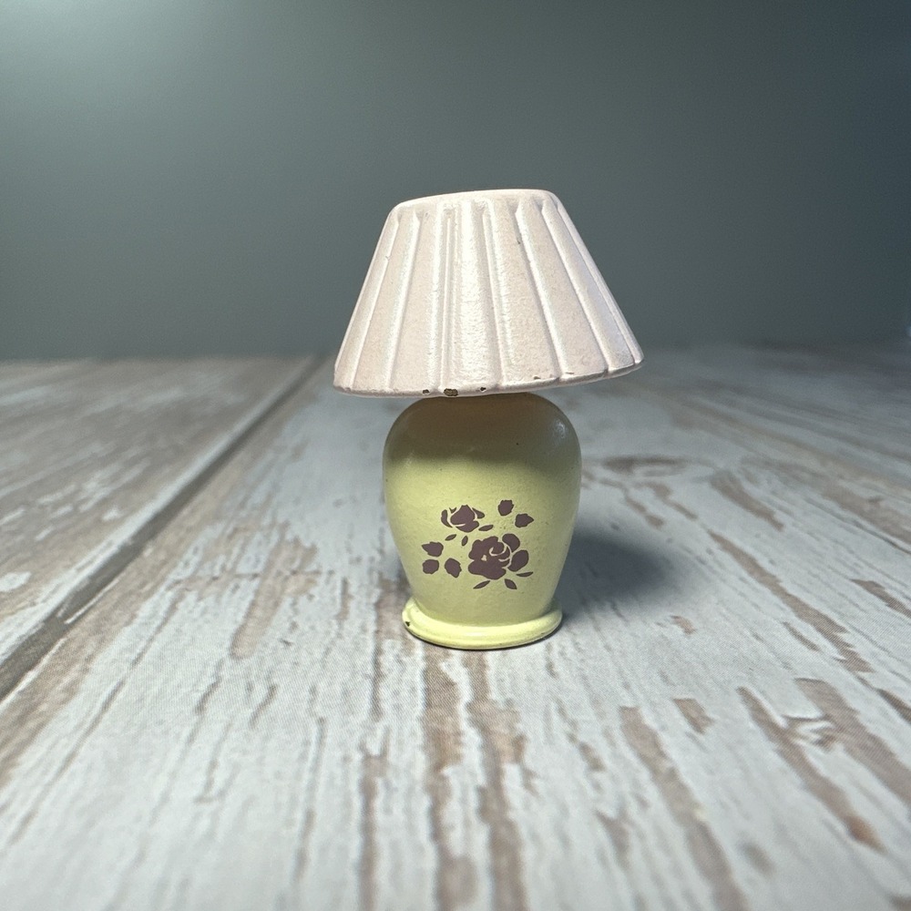 Vintage Sylvanian Families Calico Critters Lamp with shade